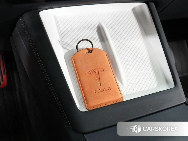 Tesla Model 3 2024 Красный из Кореи, фото 3