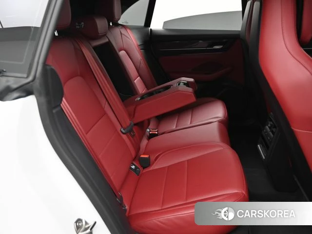 Porsche Makan EV 2025 Белый из Кореи, фото 3