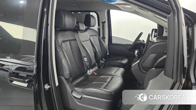 Hyundai Staria 2025 Черный из Кореи, фото 3