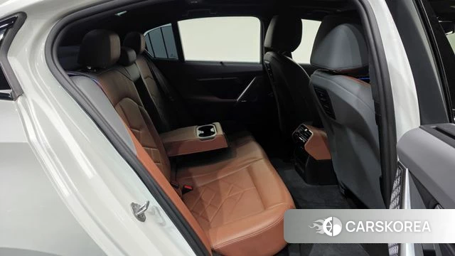 BMW i5 (G60) 2024 Белый из Кореи, фото 3