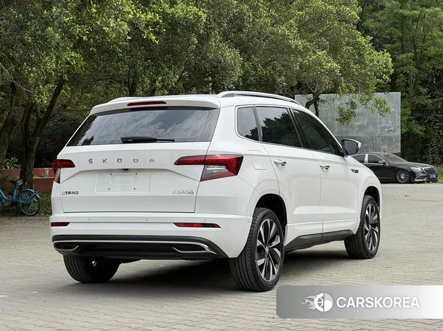 Skoda Karoq 2022 Белый из Китая, фото 3