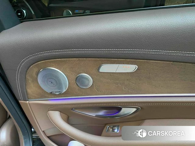 Mercedes-Benz E-Class W213 2018 Черный из Кореи, фото 3