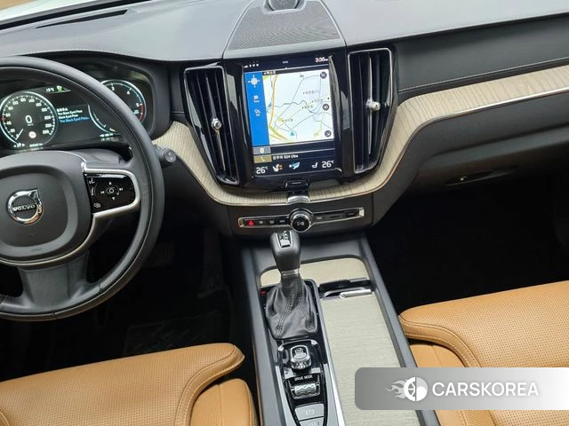 Volvo XC60 second Generation 2019 Белый из Кореи, фото 3