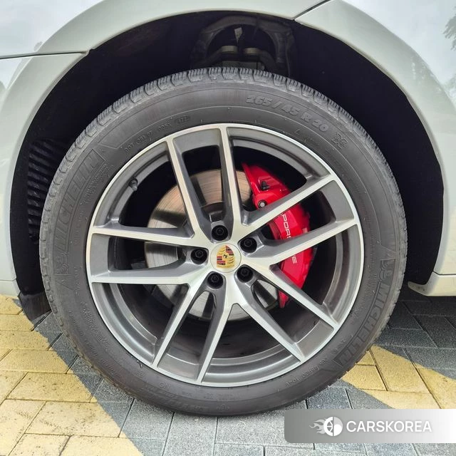 Porsche Macan 2023 Серебристо-серый из Кореи, фото 3