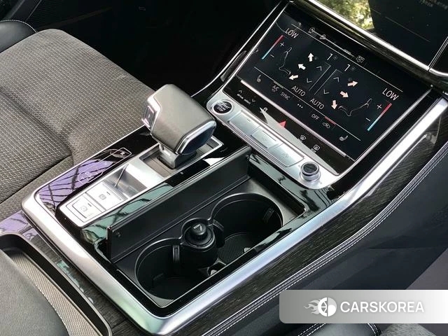 Audi Q8 2021 Черный из Китая, фото 3