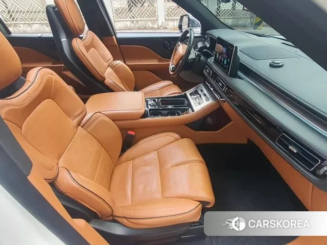 Lincoln Aviator 2nd generation 2021 Белый из Кореи, фото 3