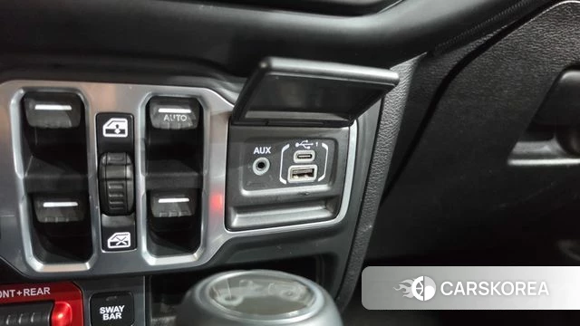 Jeep Wrangler (JL) 2018 Черный из Кореи, фото 3