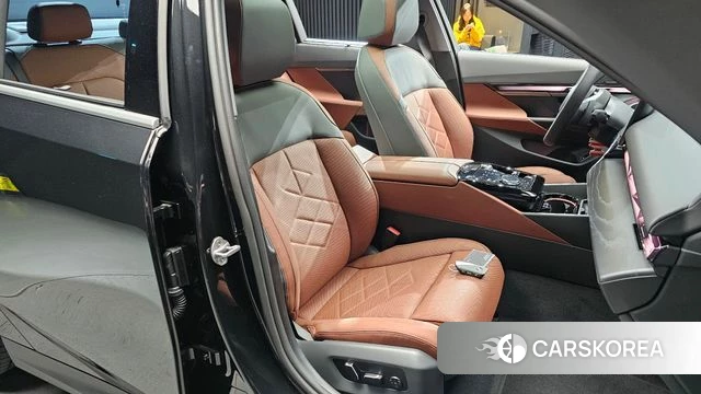 BMW 5 Series (G60) 2026 Черный из Кореи, фото 3