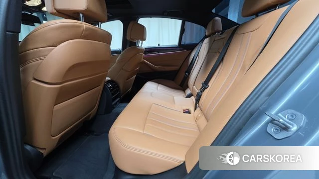 BMW 5 Series (G30) 2023 Серый из Кореи, фото 3