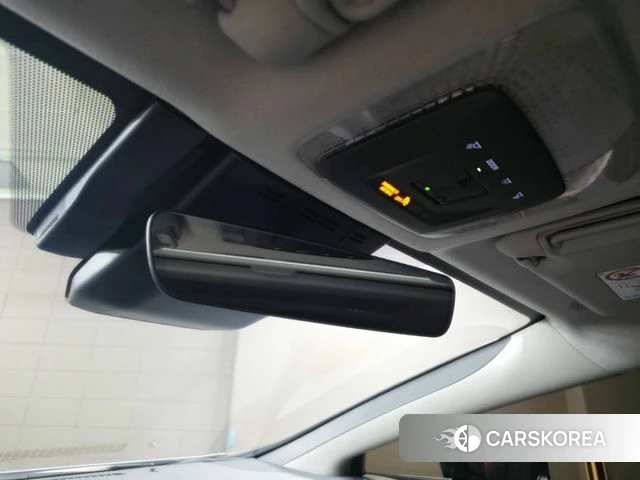 Toyota Prius 5th Generation 2025 Серебряный из Кореи, фото 3