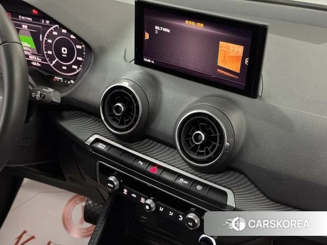 Audi Q2L 2021 Белый из Китая, фото 3