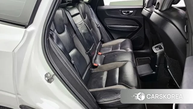 Volvo XC60 second Generation 2021 Белый из Кореи, фото 3