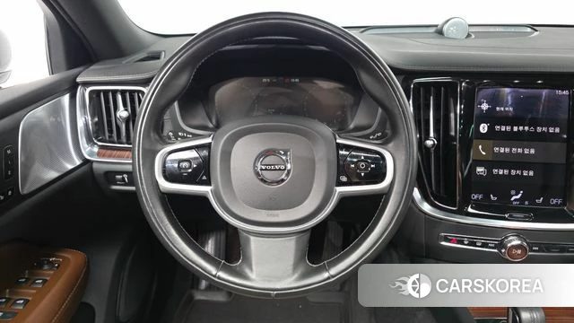 Volvo V60 Cross-Country 2nd Generation 2021 Серебряный из Кореи, фото 3