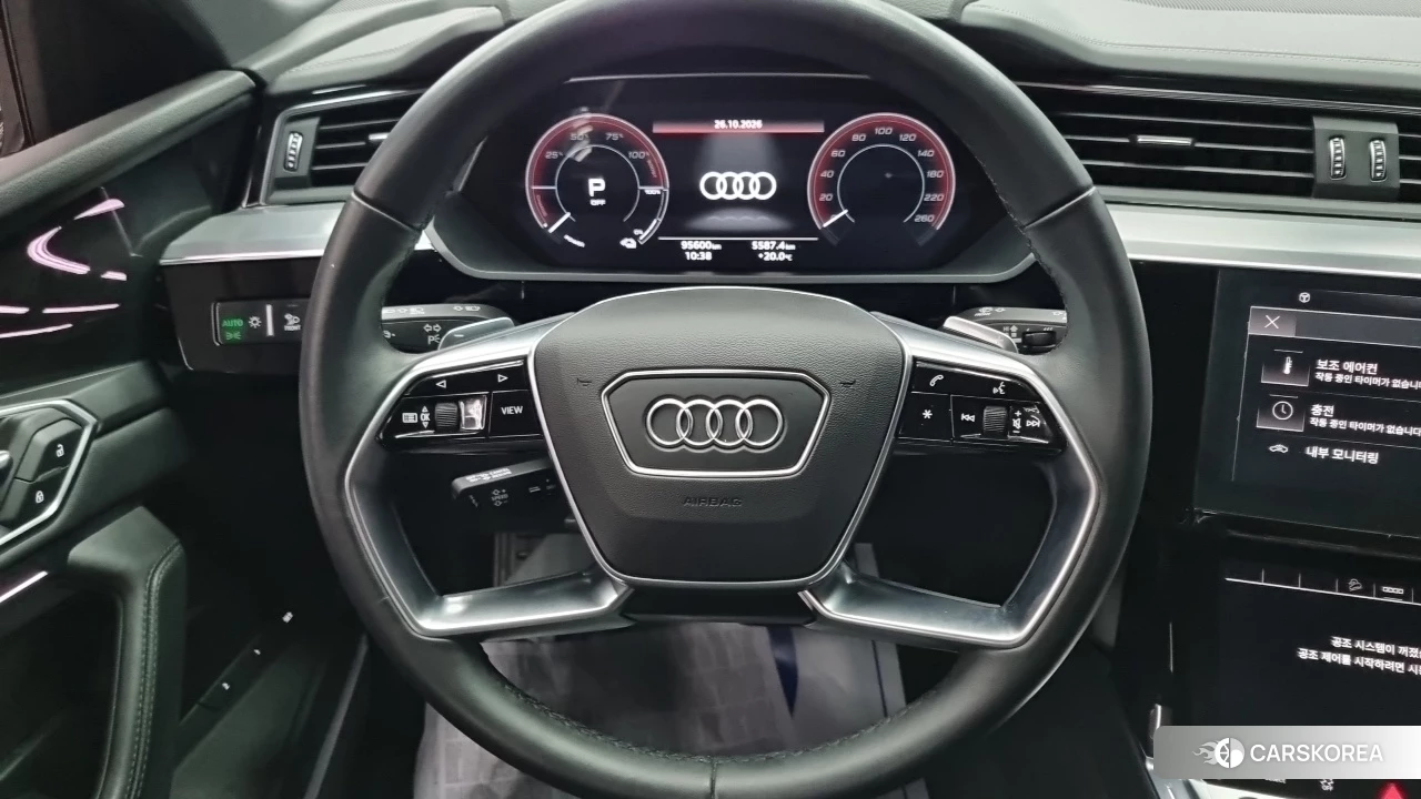 Audi e-Tron 2022 Черный из Кореи, фото 3