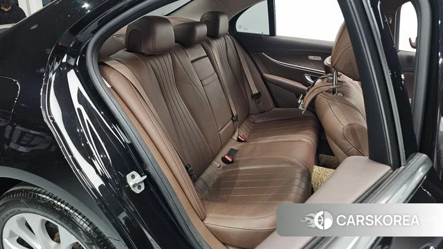 Mercedes-Benz E-Class W213 2018 Черный из Кореи, фото 3