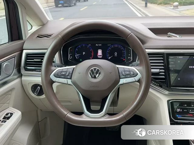 Volkswagen Viloran 2021 Красный из Китая, фото 3