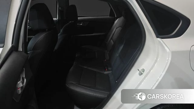 Kia The New K3 2nd generation 2023 Белый из Кореи, фото 3
