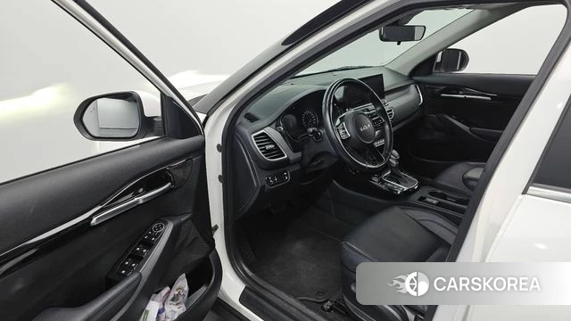 Kia Seltos 2022 Белый из Кореи, фото 3