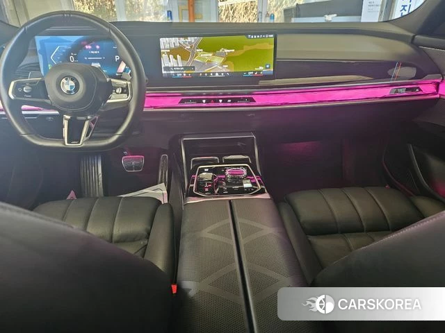 BMW 7 Series (G70) 2024 Белый из Кореи, фото 3