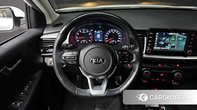 Kia Stonic 2019 Белый из Кореи, фото 3
