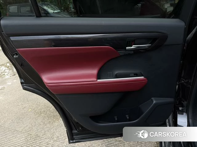 Toyota Crown 2021 Черный из Китая, фото 3