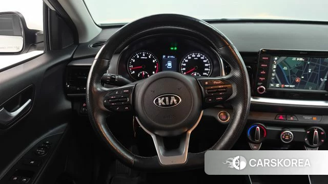 Kia Stonic 2018 Белый из Кореи, фото 3