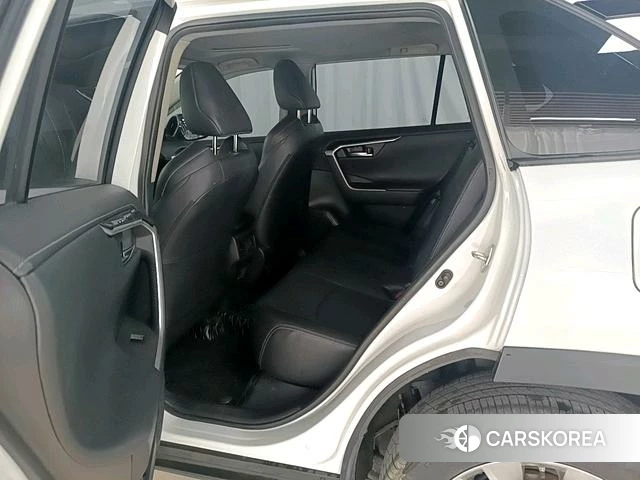 Toyota Wildlander 2022 Белый из Китая, фото 3