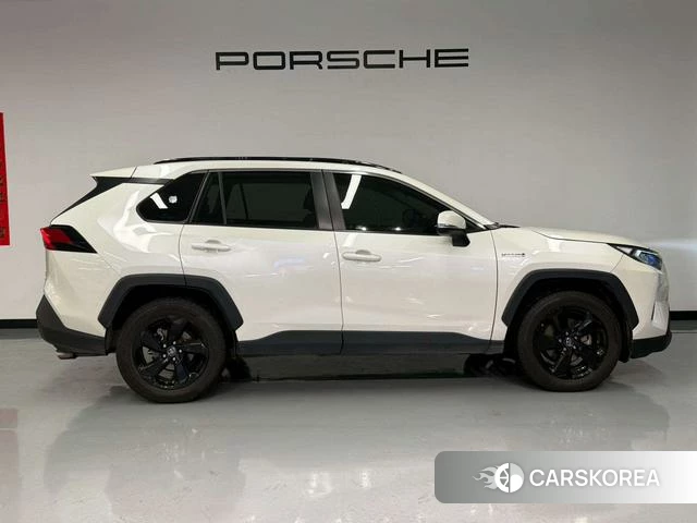Toyota RAV4 2021 Белый из Китая, фото 3