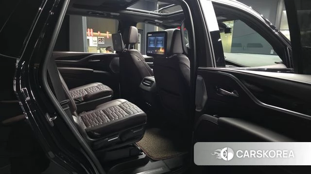 Cadillac Escalade 5th Generation 2023 Черный из Кореи, фото 3