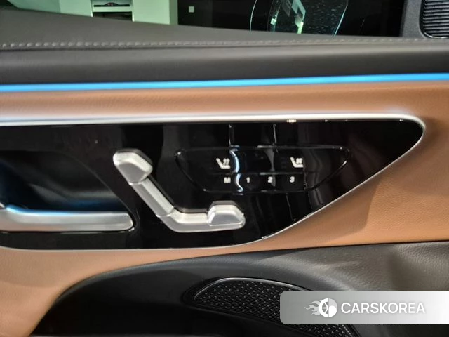 Mercedes-Benz E-Class W214 2026 Черный из Кореи, фото 3