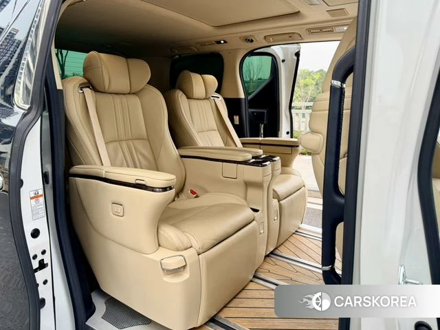 Toyota Vellfire 2021 Черный из Китая, фото 3