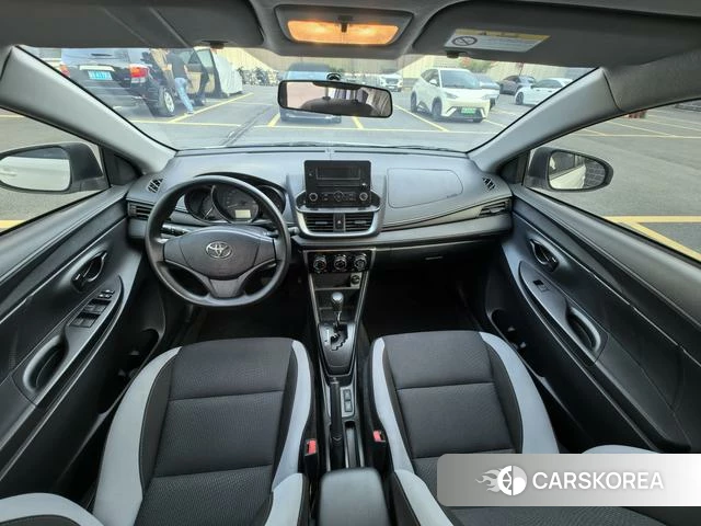 Toyota Yaris L 2021 Белый из Китая, фото 3