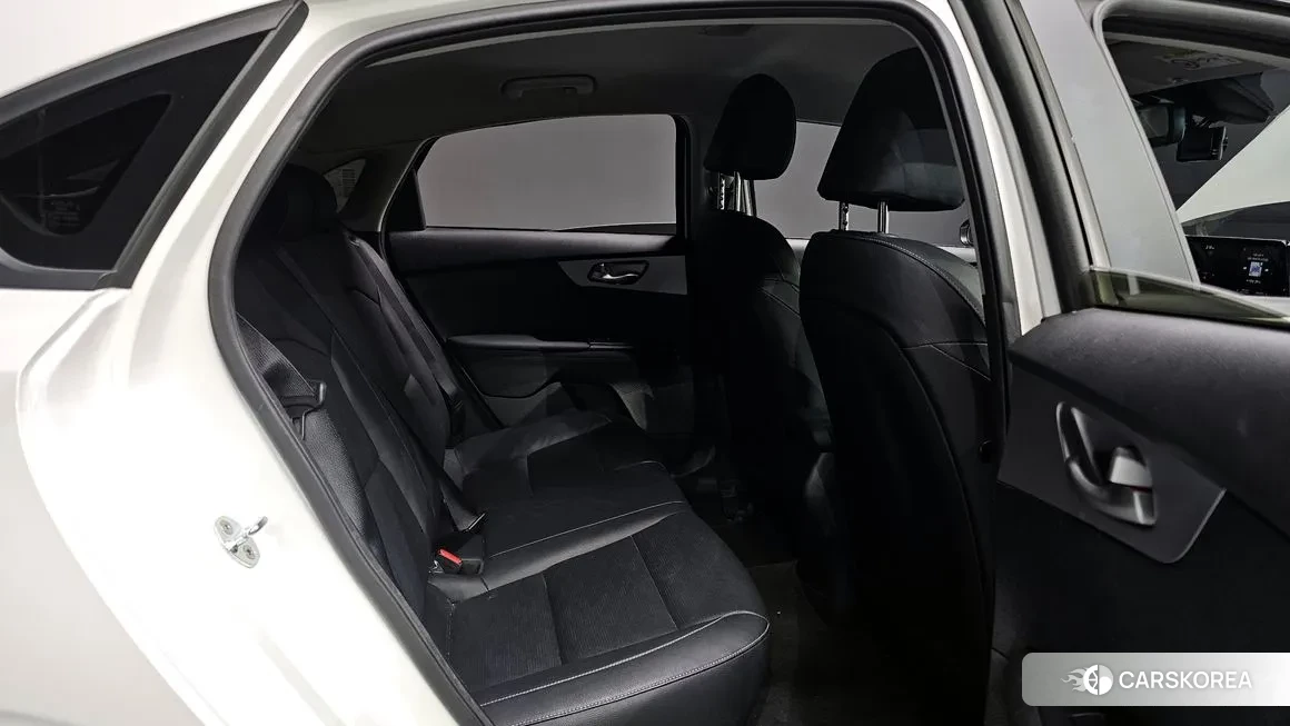 Kia The New K3 2nd generation 2021 Белый из Кореи, фото 3