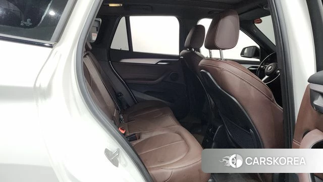 BMW X1 (F48) 2021 Белый из Кореи, фото 3