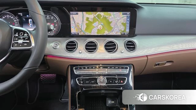 Mercedes-Benz E-Class W213 2019 Белый из Кореи, фото 3