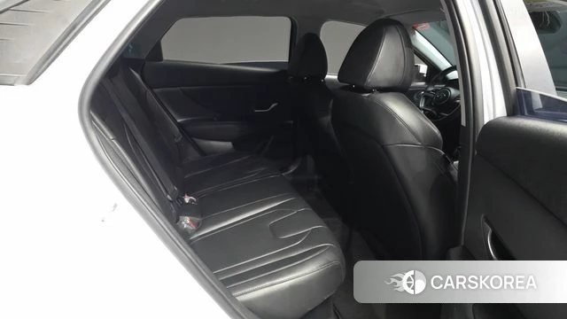 Hyundai Avante Hybrid (CN7) 2023 Белый из Кореи, фото 3
