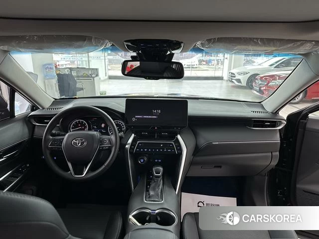 Toyota Harrier 2023 Черный из Китая, фото 3