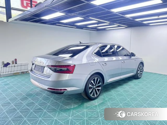 Skoda Superb 2023 Темно-серый из Китая, фото 3