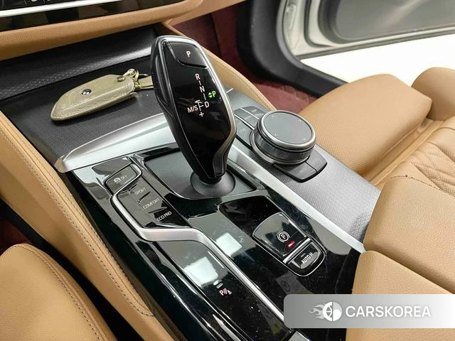 BMW 5 series 2023 Белый из Китая, фото 3