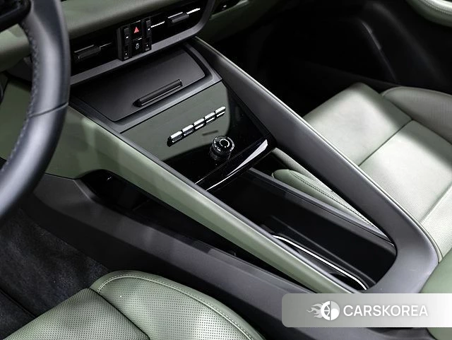 Porsche Makan EV 2025 Черный из Кореи, фото 3
