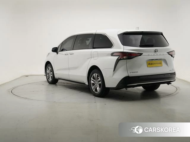 Toyota Sienna 2025 Белый из Китая, фото 3