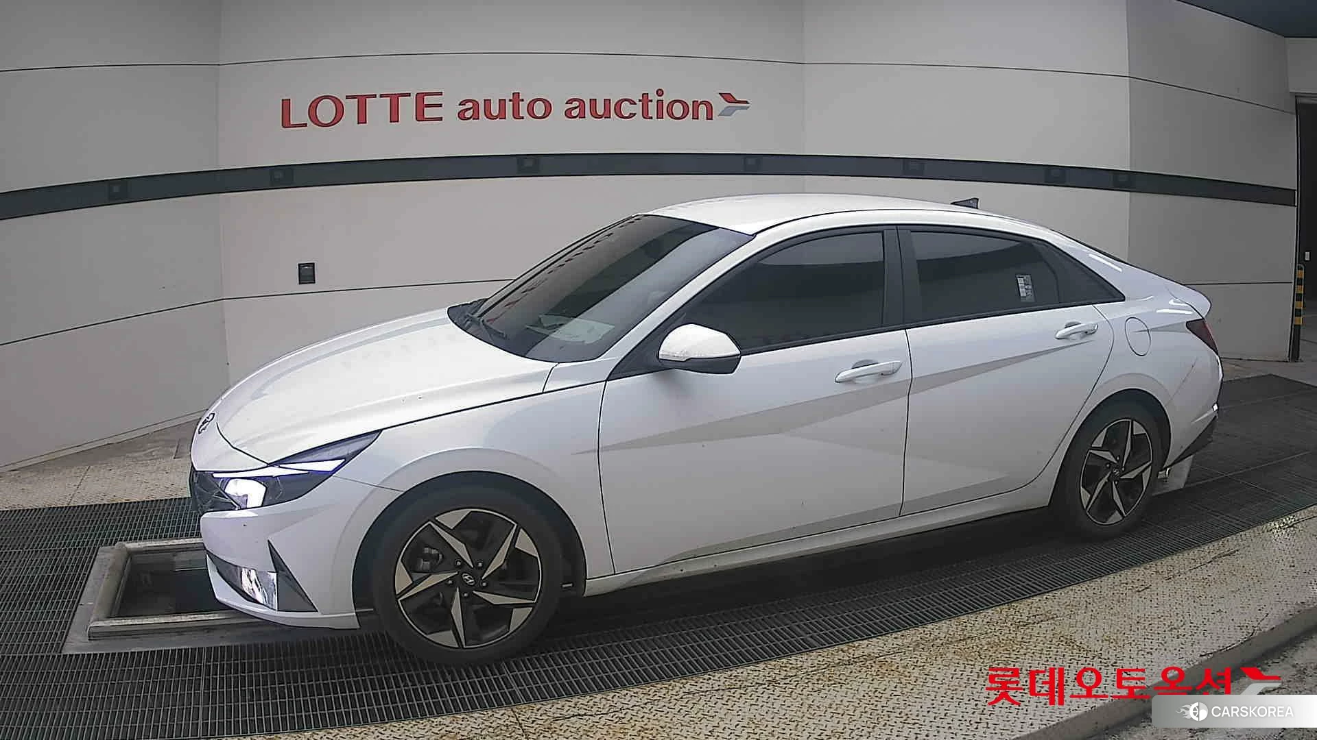 Hyundai Avante 2023 Atlas White из Кореи, фото 3