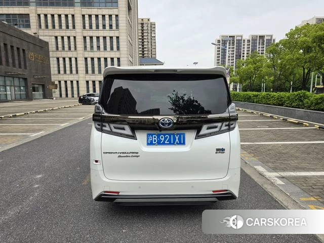 Toyota Vellfire 2023 Белый из Китая, фото 3