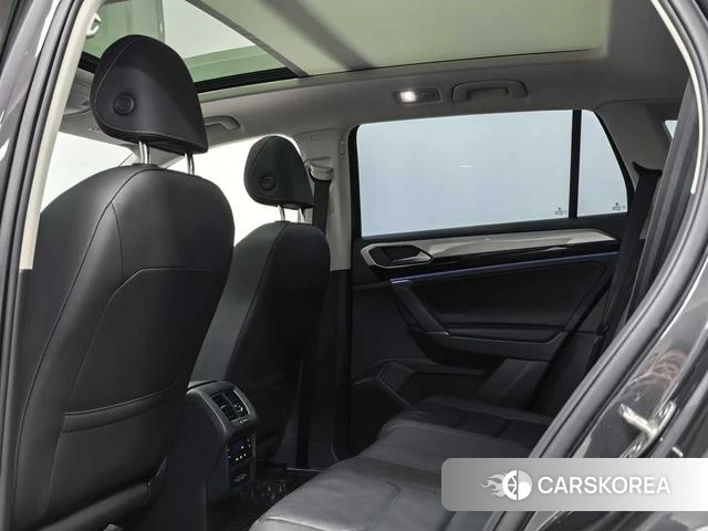 Volkswagen Tayron 2022 Темно-серый из Китая, фото 3