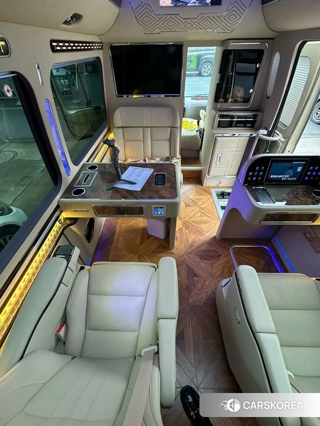 Toyota Coaster 2023 Шампань из Китая, фото 3