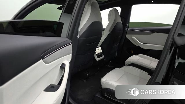 Tesla Model Y 2026 Черный из Кореи, фото 3