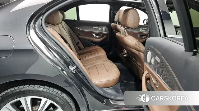 Mercedes-Benz E-Class W213 2022 Серый из Кореи, фото 3