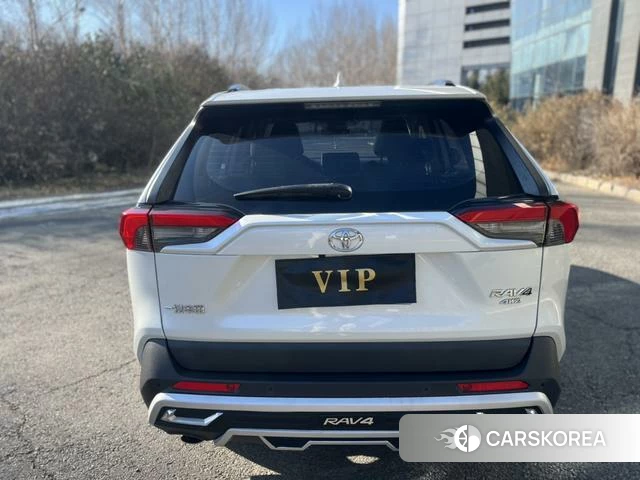 Toyota RAV4 2021 Белый из Китая, фото 3