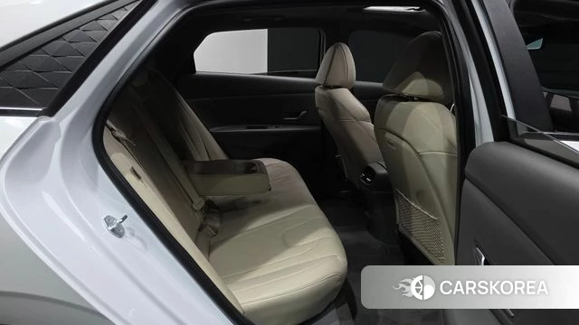 Hyundai The New Avante (CN7) 2023 Белый из Кореи, фото 3