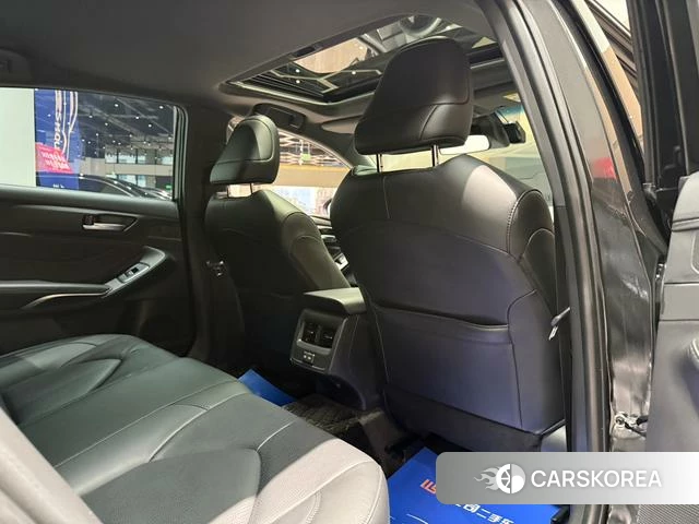 Toyota Avalon 2024 Черный из Китая, фото 3
